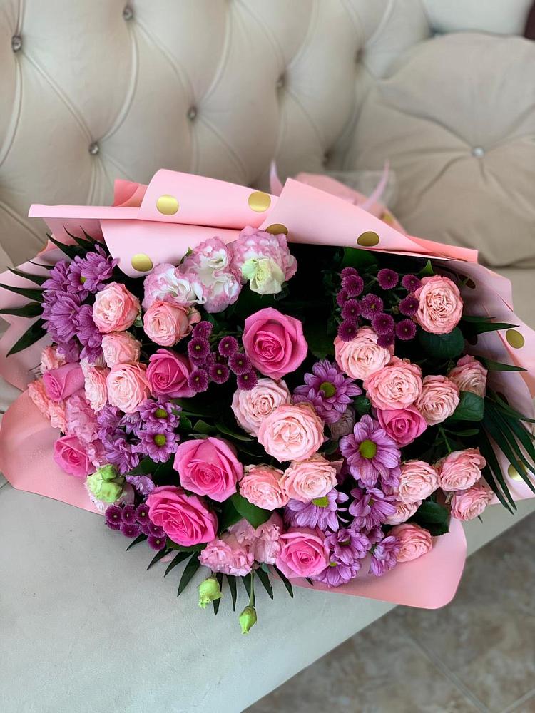 Букет цветов из: Хризантемы, Розы и Лизиантусы в Краснознаменске Московской области