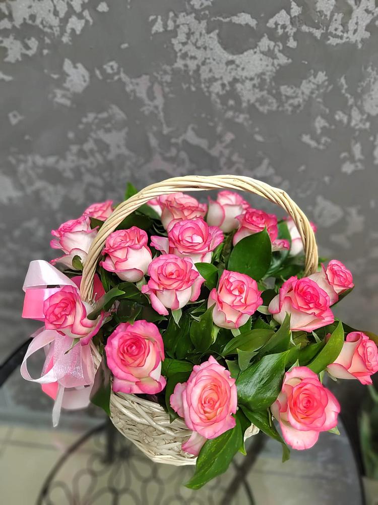 Цветочная композиция из Розы в корзине в Краснознаменске Московской области