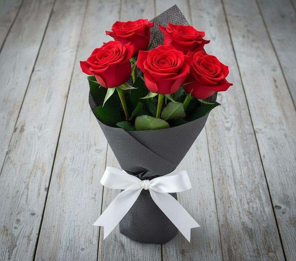 Букет 5 Красных роз Эдлесс Лав в Краснознаменске Московской области