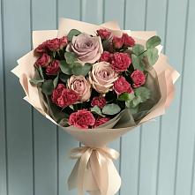 Букет цветов из:  Гвоздики и Розы в Краснознаменске Московской области