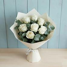 Букет Белые розы в Эвкалипте в Краснознаменске Московской области