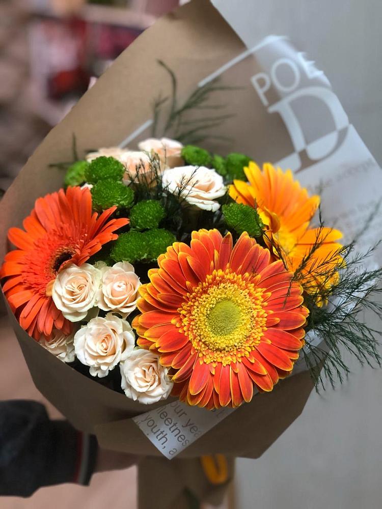 Букет цветов из: Герберы, Хризантемы и Розы в Краснознаменске Московской области