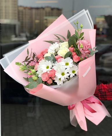 Букет цветов из: Розы, Лизиантусы и Хризантемы в Краснознаменске Московской области