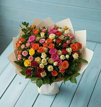 Букет Микс из разноцветных кустовых роз в Краснознаменске Московской области