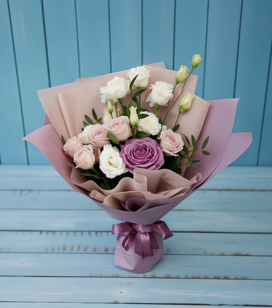 Букет цветов из: Розы и Лизиантусы в Краснознаменске Московской области