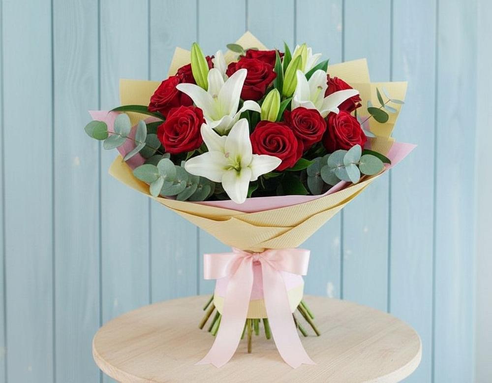 Букет цветов из: Лилии и Розы в Краснознаменске Московской области
